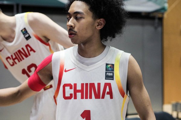 火牛网 为数不多的亮点✨️朱正大展风采 13中5拿下12分4篮板3助攻！